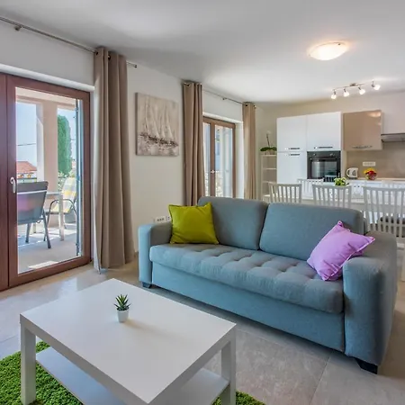 Apartament In 34973 Crikvenica