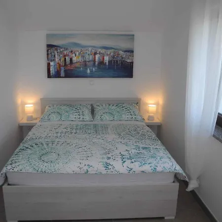 Apartament In 34973