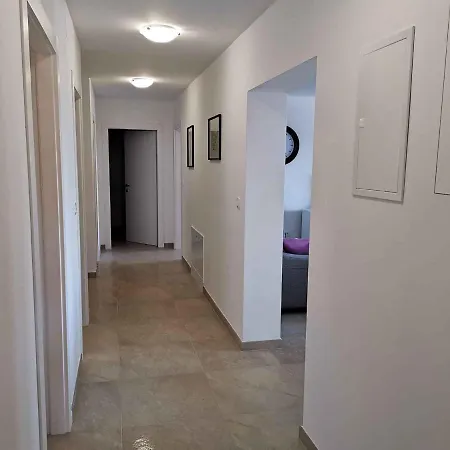Apartament In 34973 Crikvenica