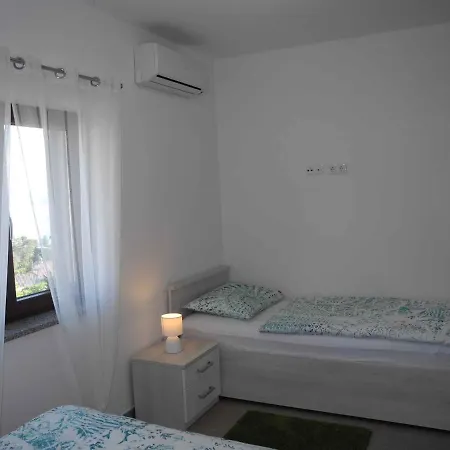 Apartament In 34973