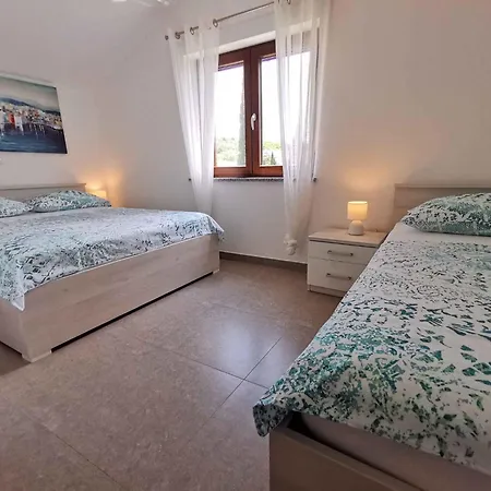 Apartament In 34973