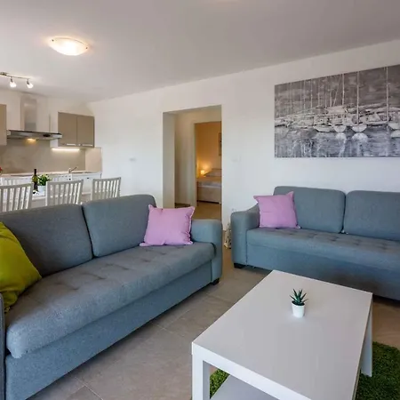Apartment In 34973 Crikvenica