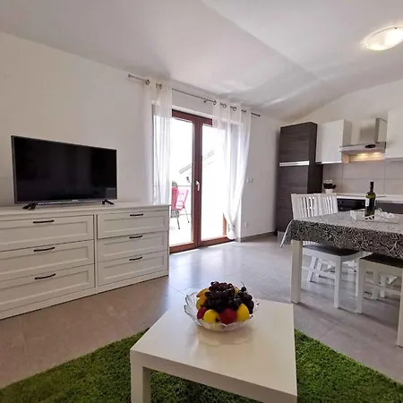 Apartment In 34973